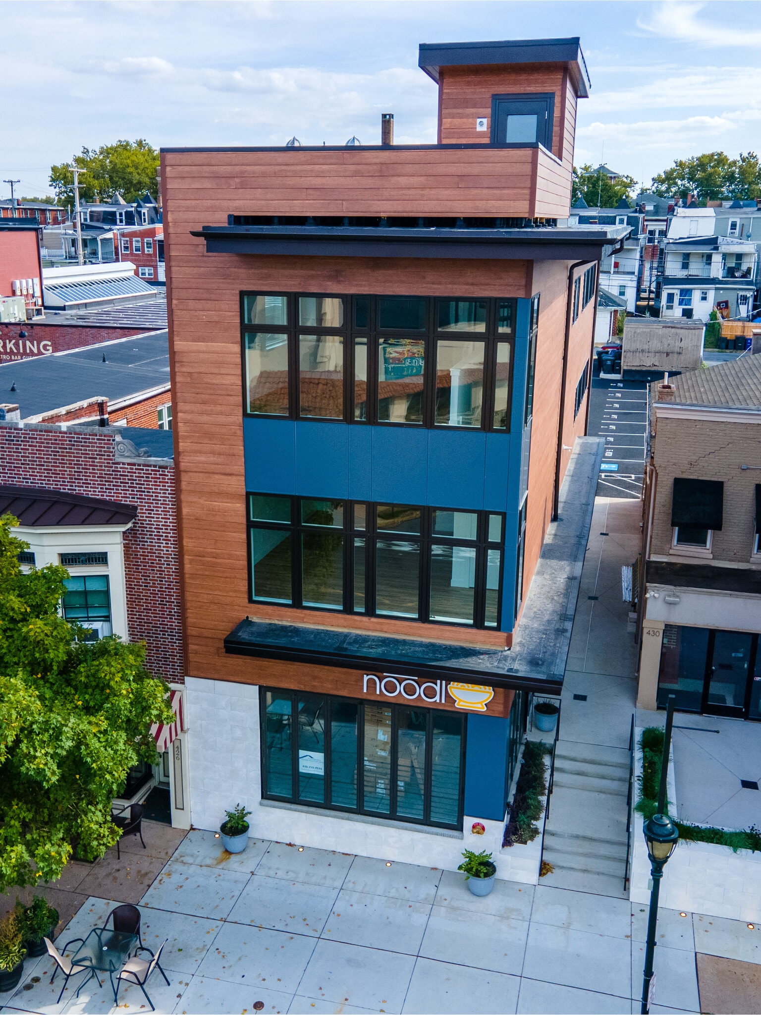 Drone pic/front of building - 428 Penn Ave
