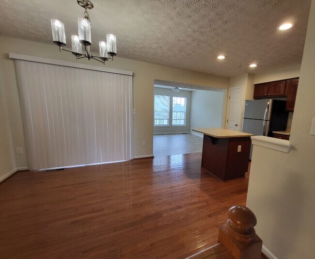 Building Photo - SPACIOUS 3-Level Townhome in Winston's Choice