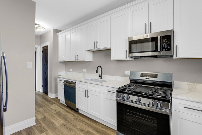 Building Photo - 6362 S Greenwood Ave