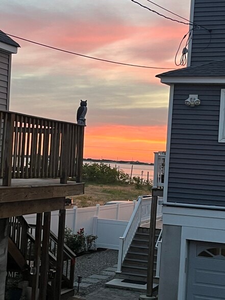 Adorable beach cottage style apartment available for 1 annual rental - 24 5th St