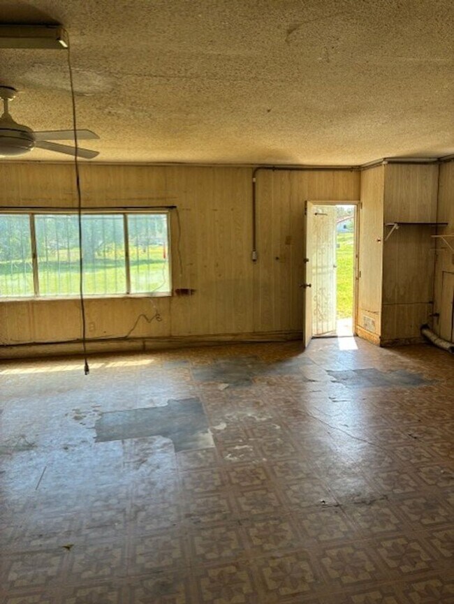 Building Photo - 21331 Rider St