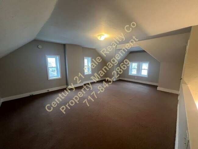 Building Photo - 1414 S George St