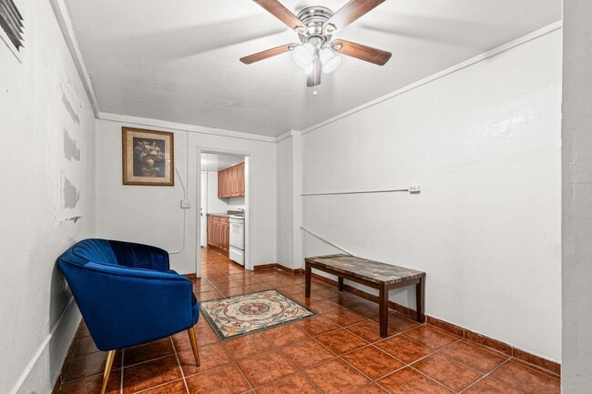 Building Photo - 4985 Gulfstream Rd