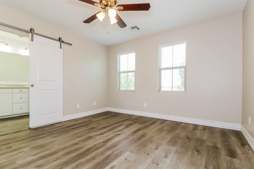 Building Photo - 6522 S 47th Ln