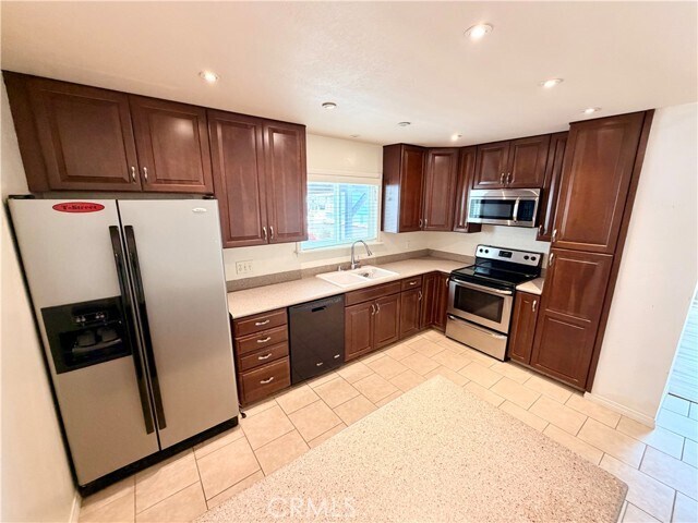 Building Photo - 402 Avenida Granada