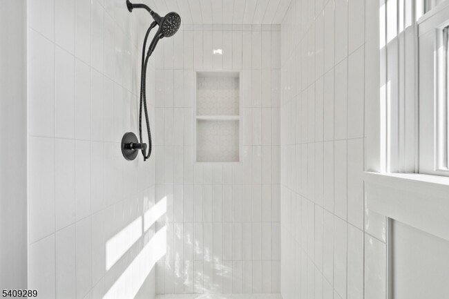 Building Photo - 96 Watchung Ave