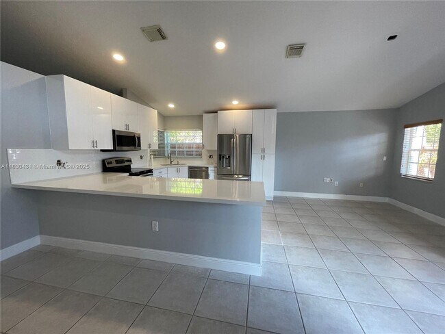 Building Photo - 16469 SW 100th Terrace
