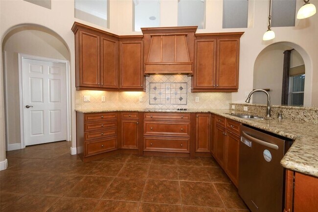 Building Photo - 5151 Vistamere Ct