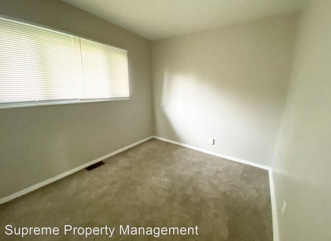 Building Photo - 3 br, 1 bath House - 3914 Thrush Drive