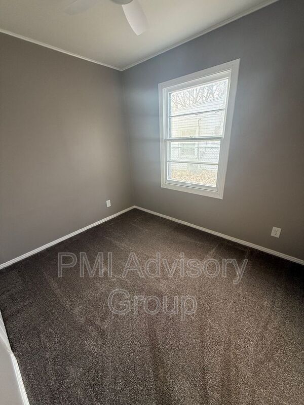 Building Photo - 424 NE Green St