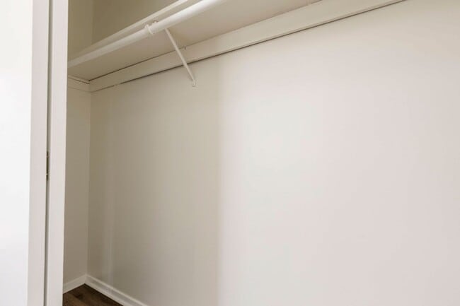 Building Photo - 9308 Aylesbury Dr