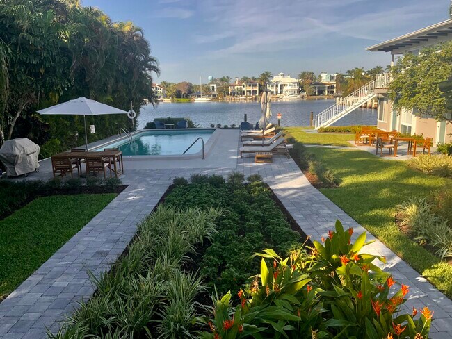 Building Photo - 414 Seasage Dr