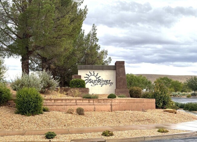 Building Photo - 1673 Warm River Dr