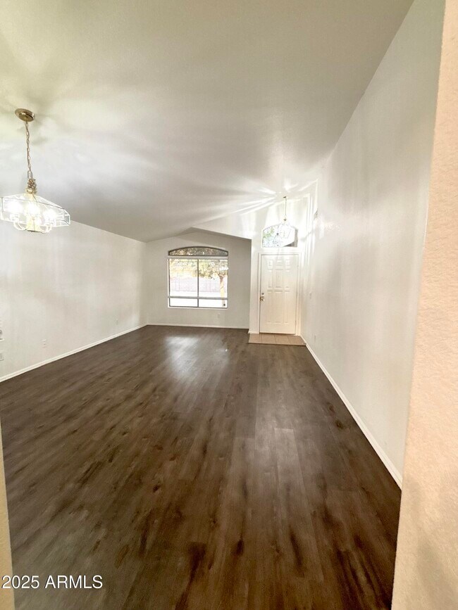 Building Photo - 542 N 169th Ave