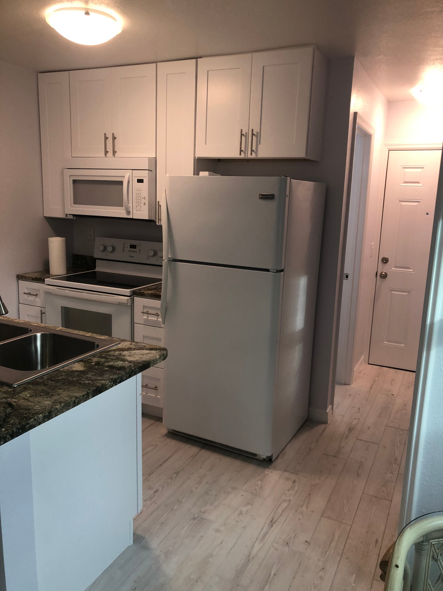 Building Photo - 2020 Lee Dr