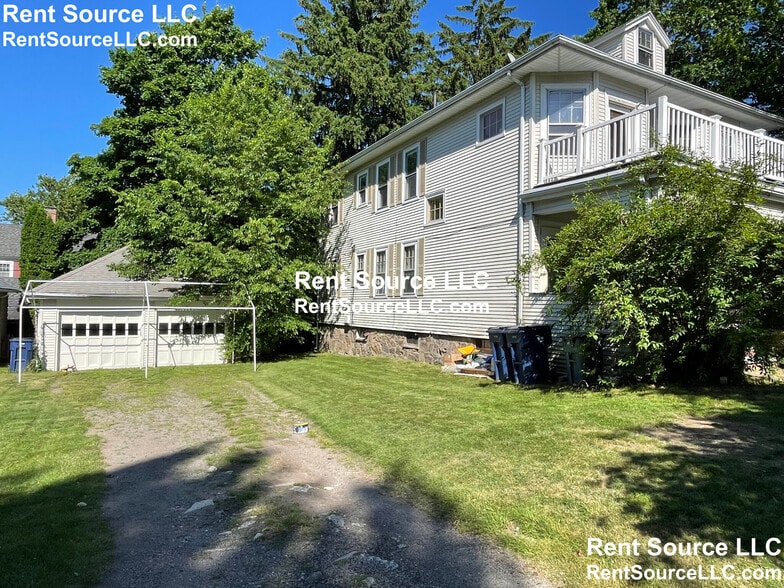 Building Photo - 111 Russett Rd