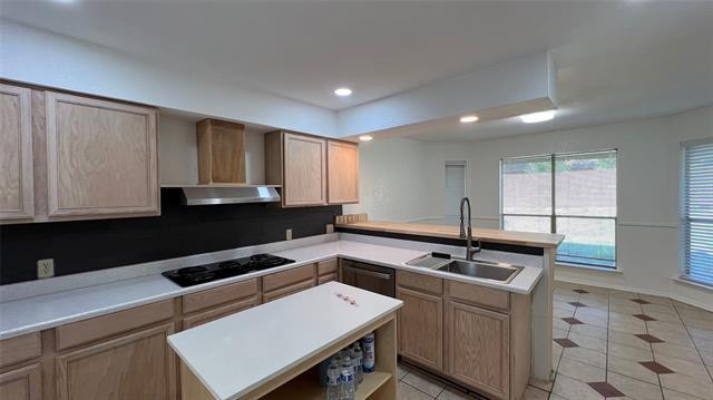 Building Photo - 1915 Longmeadow Dr