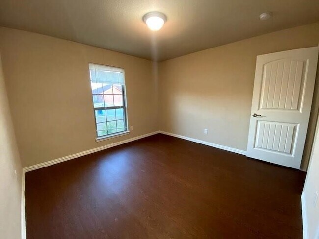 Building Photo - 2853 Mesquite Rd