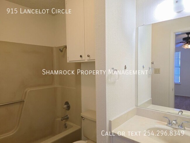 Building Photo - Midway ISD flat unit in great location.