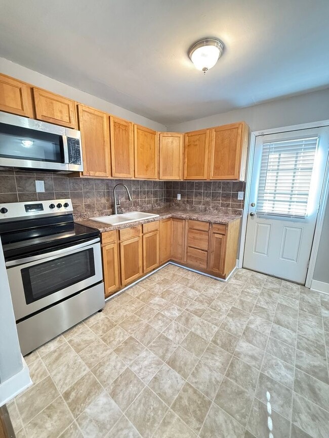 Building Photo - 4 Bed 2 Bath Home in Union City, TN!!