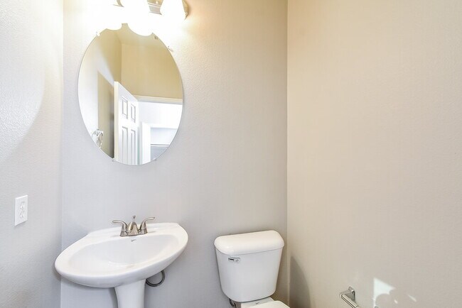 Building Photo - 6333 Blushing Willow St