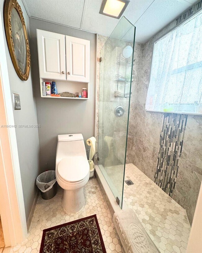 Building Photo - 7787 Golf Cir Dr