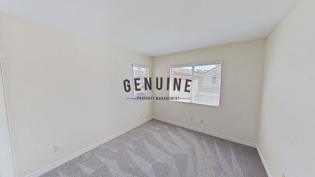 Building Photo - Spacious 3Bd 2.5Ba Home w/Den