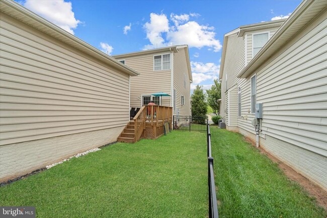 Building Photo - 15119 Kroll Ln