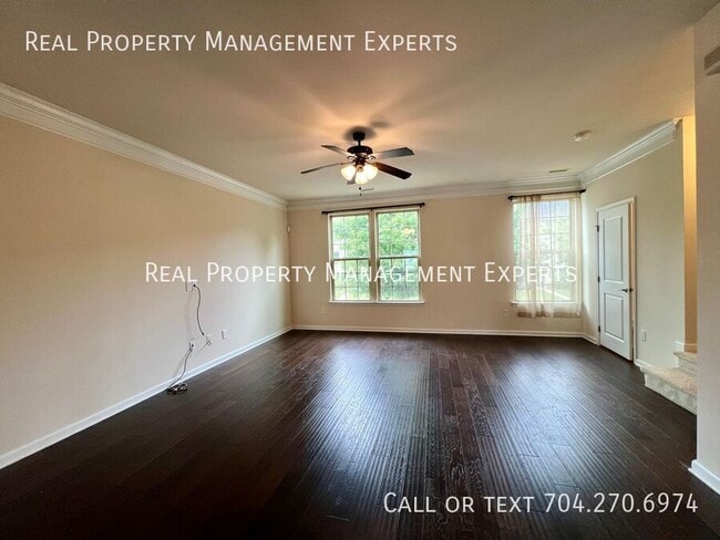 Building Photo - 4019 Zilker Park Dr