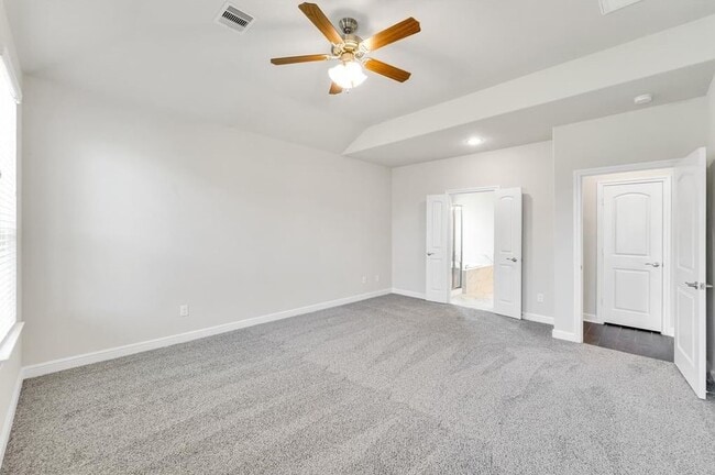 Building Photo - 18906 Whistling Oaks Dr