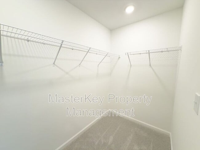 Building Photo - 673 Mirkwood Ave
