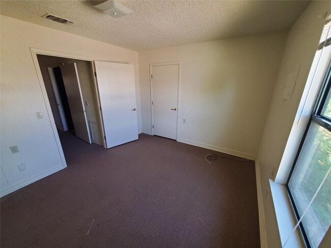 Building Photo - 400 NW 2nd St