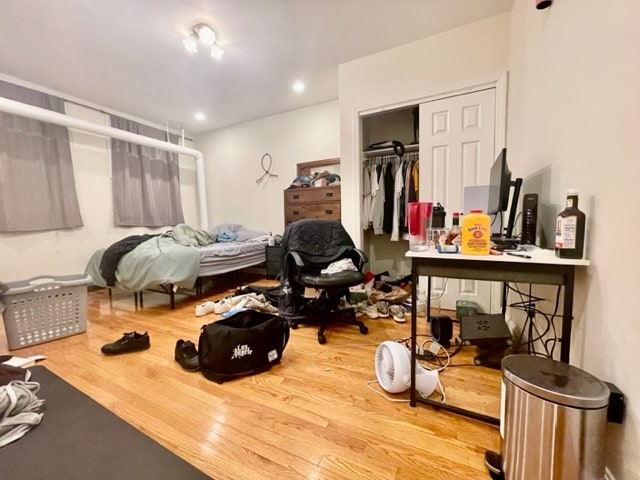 Building Photo - 18 Euston St