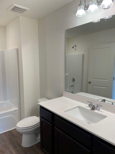 Building Photo - 241 Grand Central Wy