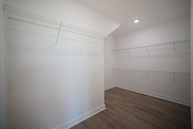 Building Photo - 219 Bienville Pl