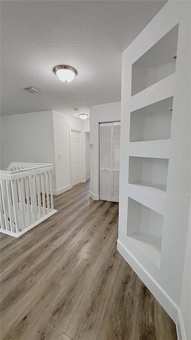 Building Photo - 7392 NW 112th Ct