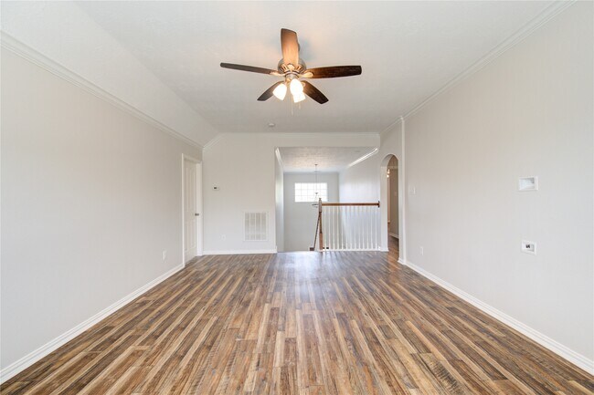 Building Photo - 24615 Lakecrest Bend Dr