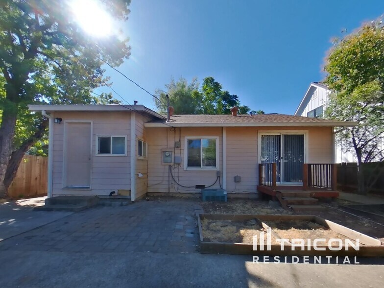 Building Photo - 904 Bidwell St