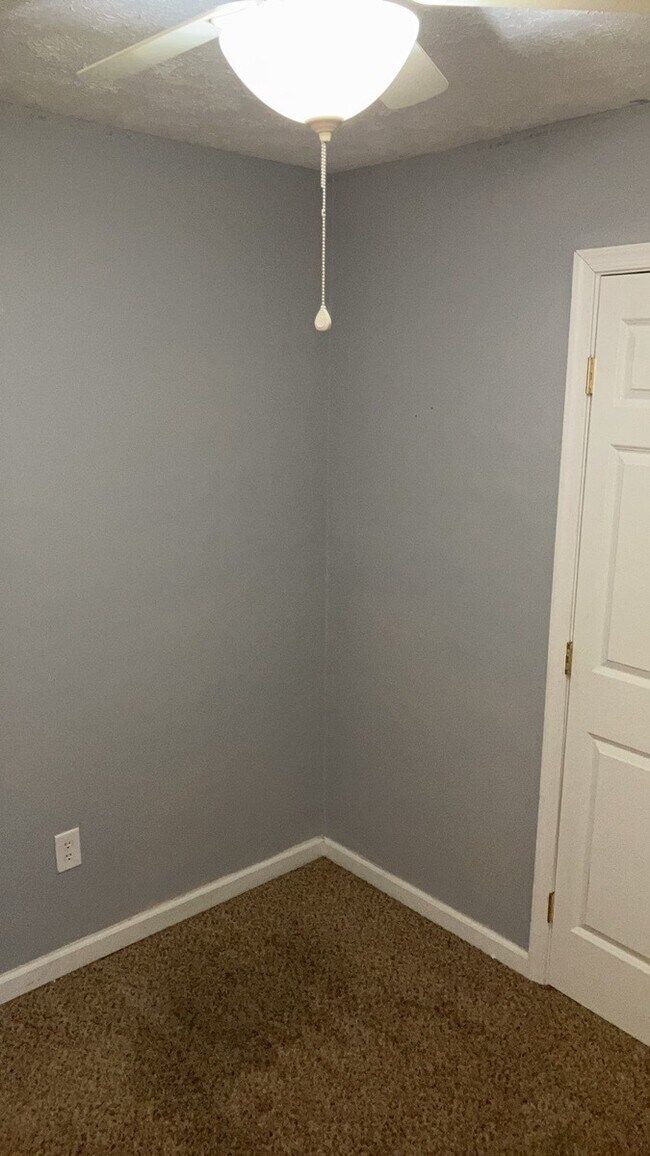 Building Photo - 325 Halifax Dr