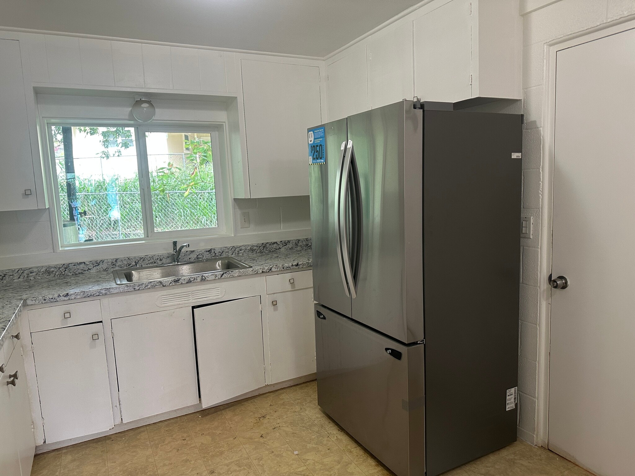 New Refrigerator/Freezer - 1670 Pensacola St