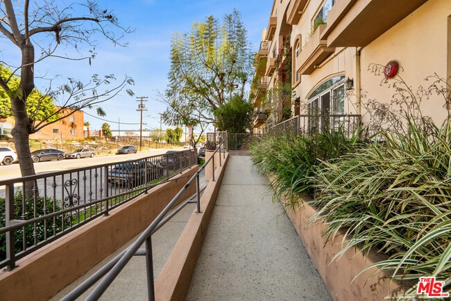 Building Photo - 1255 Federal Ave