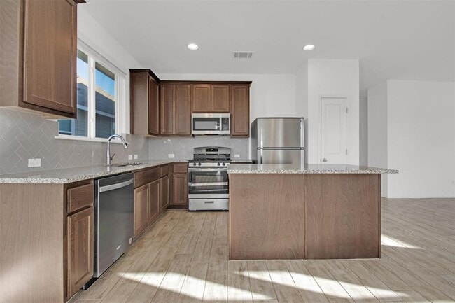 Building Photo - 283 Fabion St