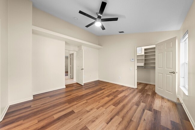 Building Photo - Immaculate 3 Bedroom Home in Gated Community - Stonefield