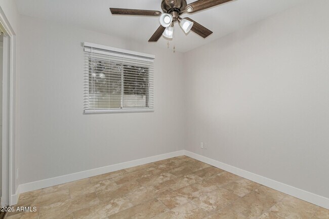 Building Photo - 1835 E Yale Dr