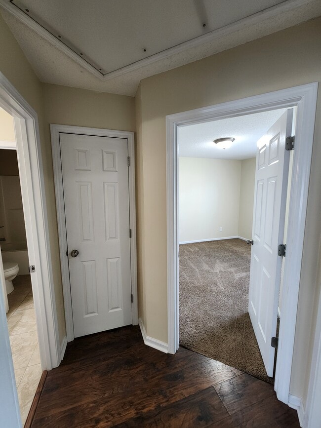 Building Photo - 1239 Askew Dr