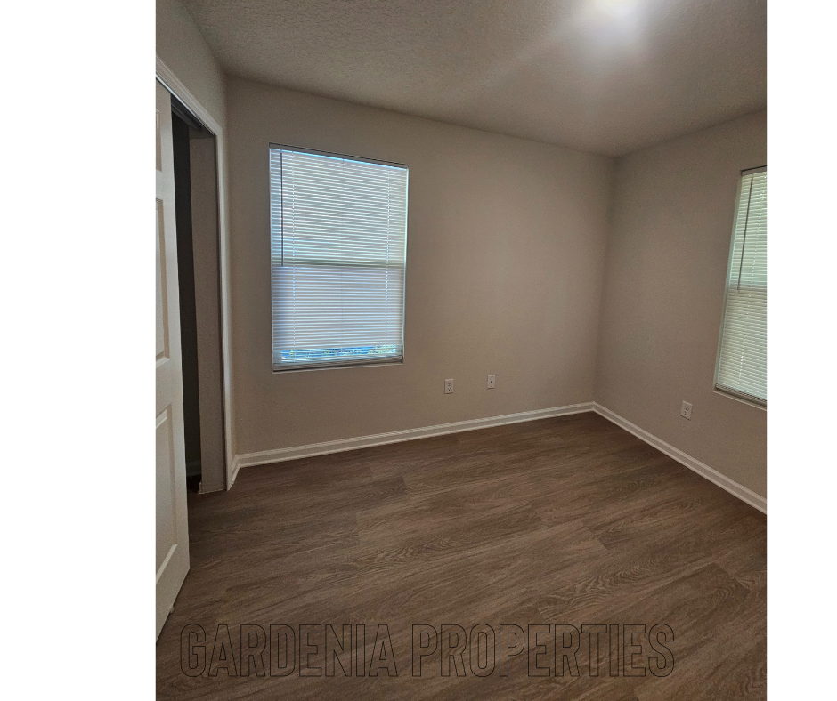 Building Photo - 1115 E 5th St