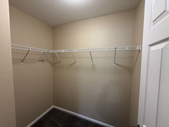 Building Photo - Modern 3-Bedroom Home with Stylish Upgrades