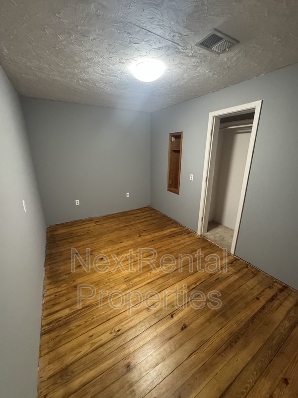 Building Photo - 402 Overby St