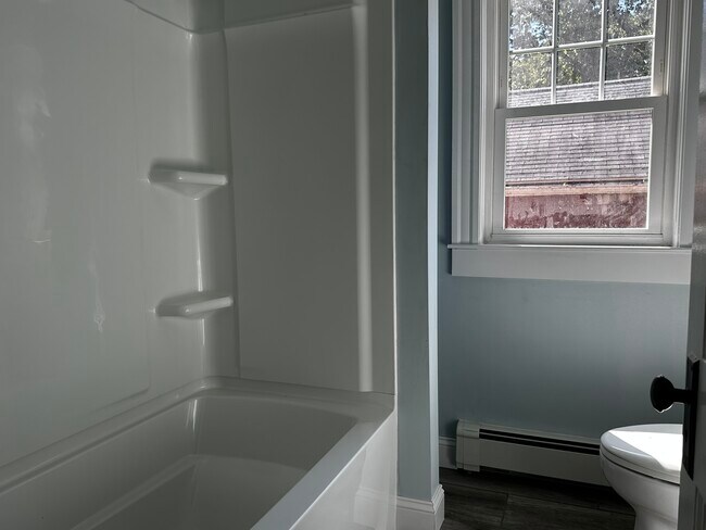 Building Photo - 96 Adams St