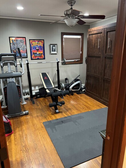 Building Photo - 1016 S Euclid Ave